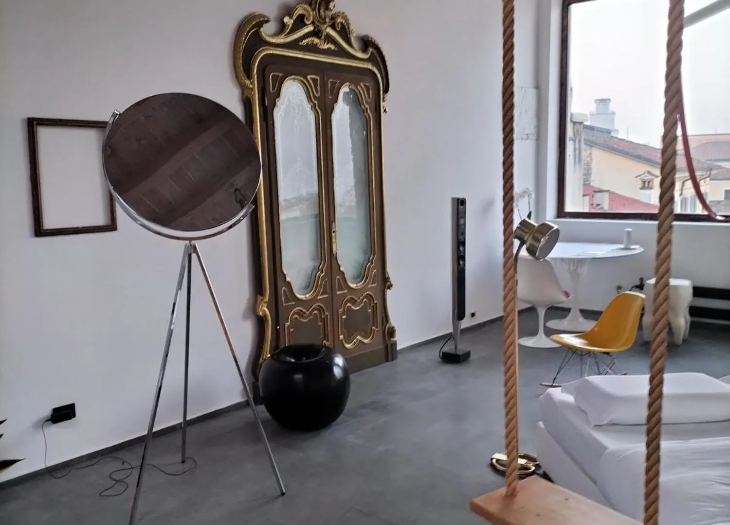 Spirit Of The Moon Apartment Brescia Italy