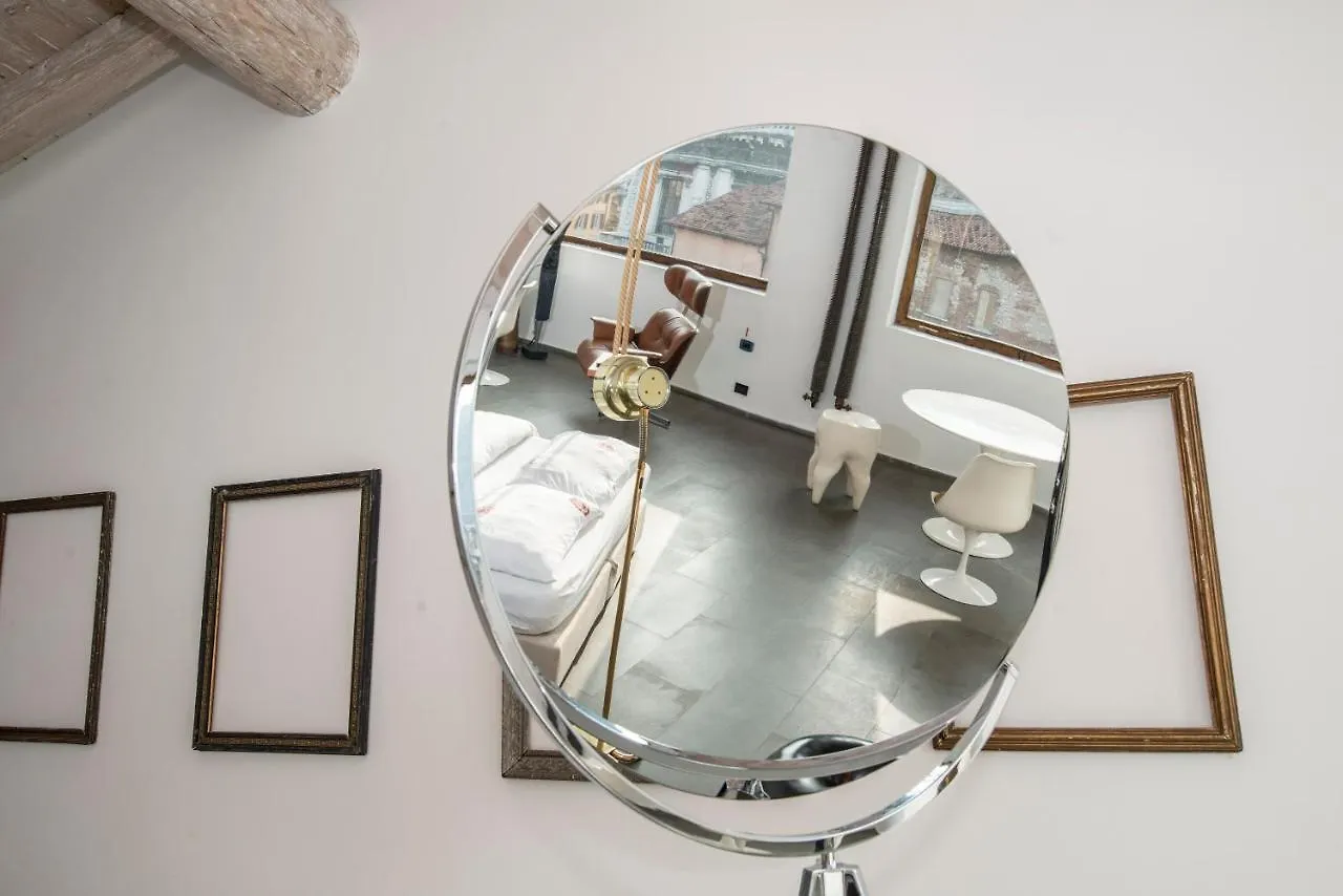 Spirit Of The Moon Apartment Brescia 0*,  Italy